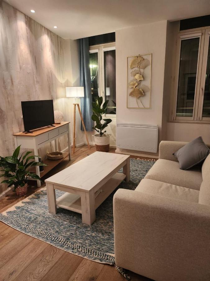 Charmant Cocon Iode Cosy Equipe, Baigne De Lumiere, Situe Au Coeur De La Rochelle A 1Min A Pied Du Marche Central Avec Tv Et Wifi Zewnętrze zdjęcie