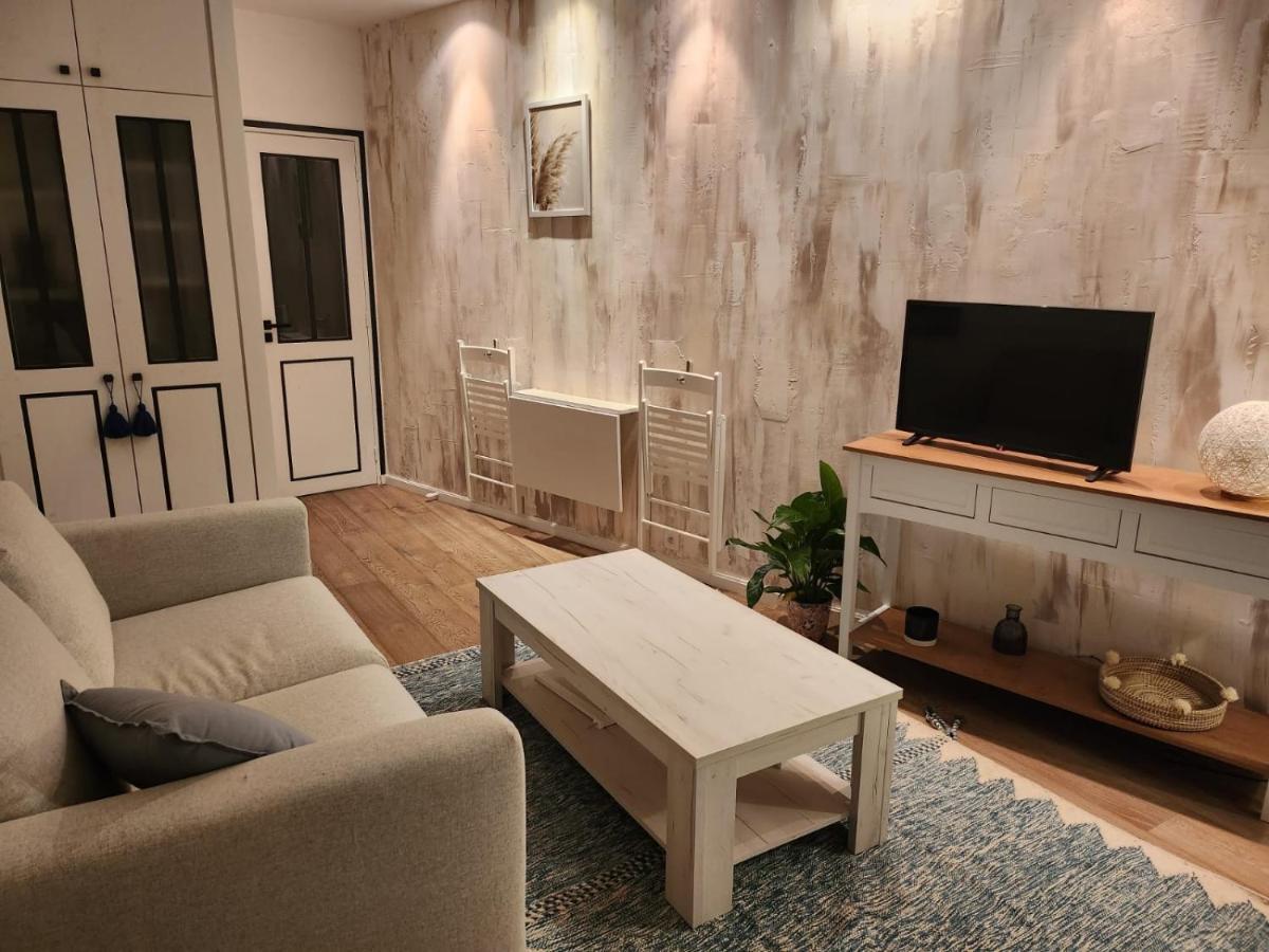 Charmant Cocon Iode Cosy Equipe, Baigne De Lumiere, Situe Au Coeur De La Rochelle A 1Min A Pied Du Marche Central Avec Tv Et Wifi Zewnętrze zdjęcie